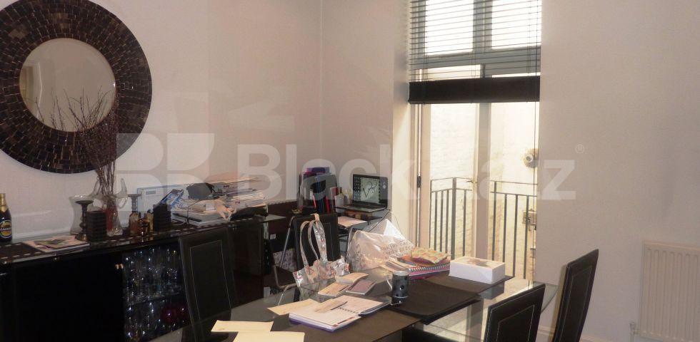 			NEW INSTRUCTION, 4 Bedroom, 1 bath, 1 reception Flat			 Nottingham Place, BAKER STREET-MARYLEBONE